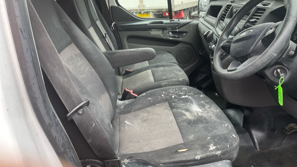 FORD TRANSIT CUSTOM 300 BASE 2.0 TDCI 105PS - Transporter mit Doppelkabine: das Bild 5 FORD TRANSIT CUSTOM 300 BASE 2.0 TDCI 105PS - Transporter mit Doppelkabine: das Bild 5