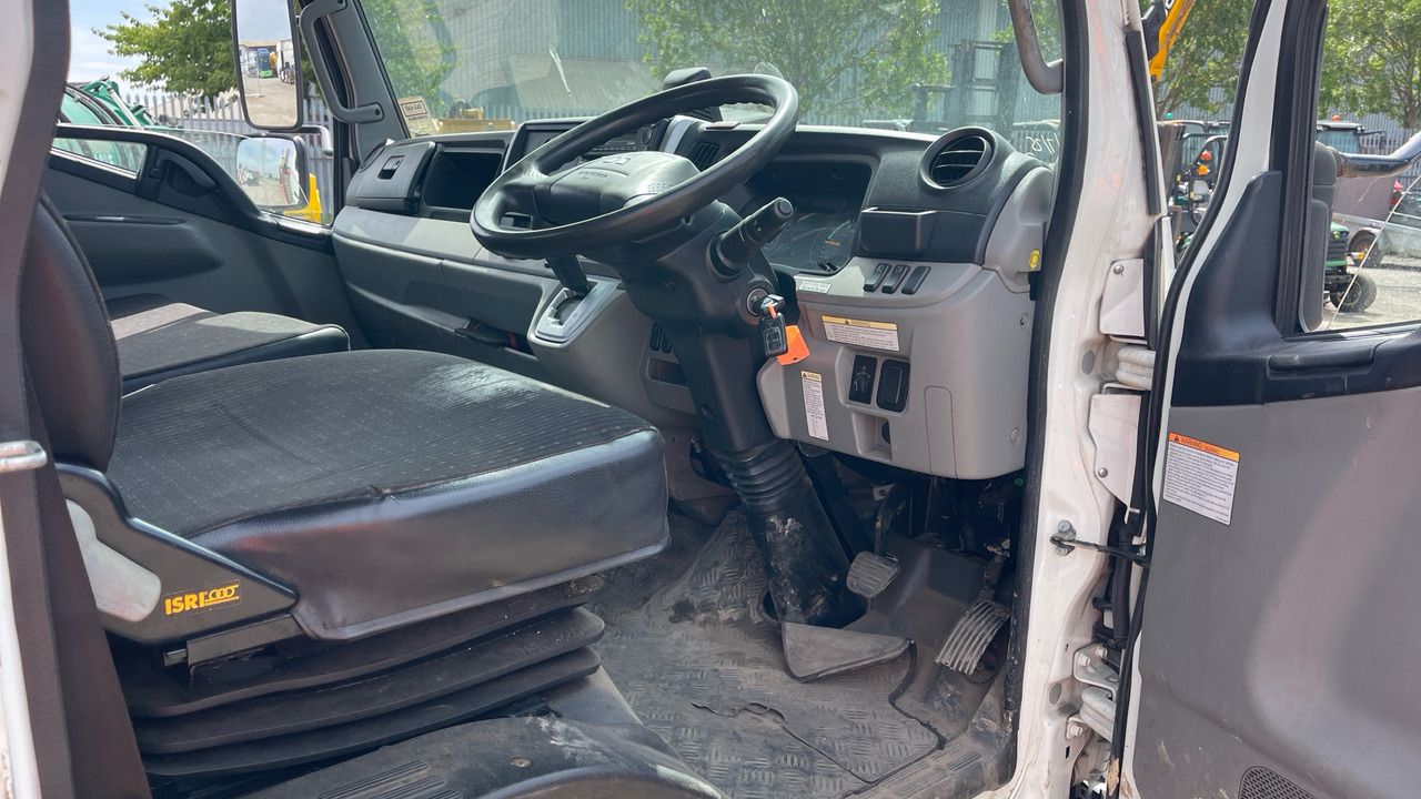 FUSO CANTER 7C18 - Abschleppwagen: das Bild 5 FUSO CANTER 7C18 - Abschleppwagen: das Bild 5