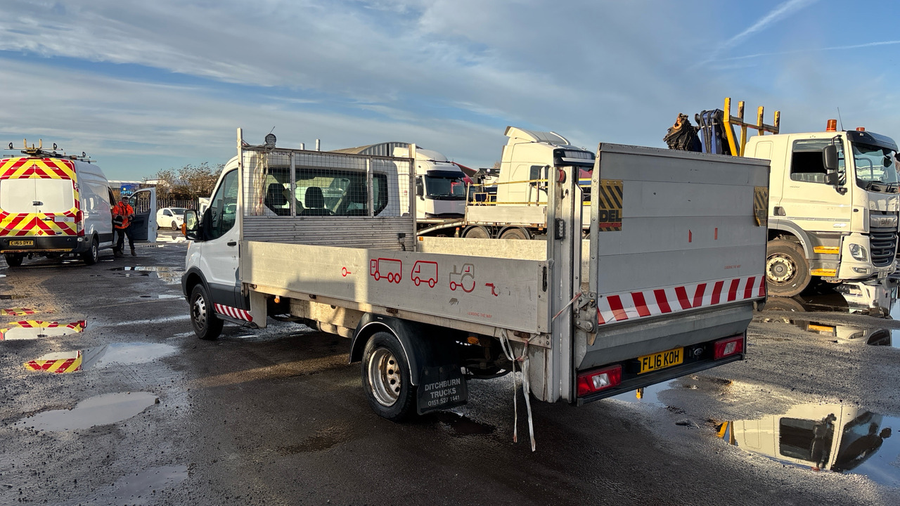 Ford Transit 350 2.2 TDCi 125ps - Pritsche Transporter: das Bild 3 Ford Transit 350 2.2 TDCi 125ps - Pritsche Transporter: das Bild 3