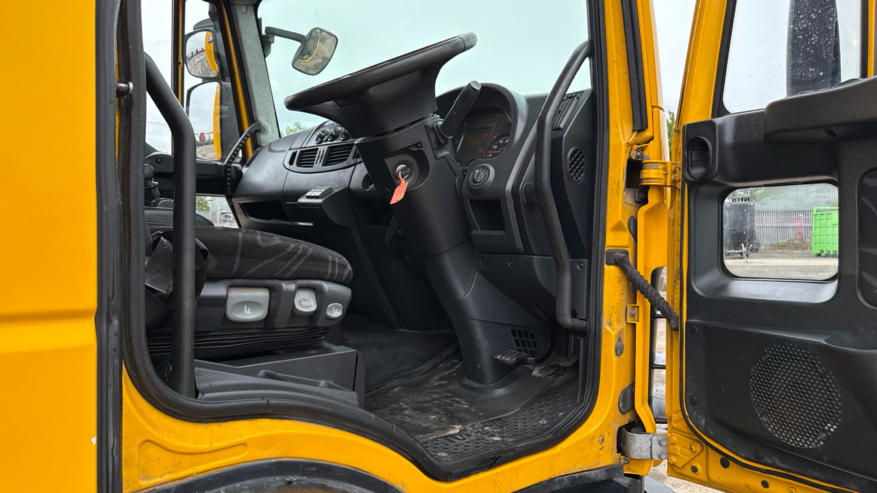 Iveco EUROCARGO 180E - Plane LKW: das Bild 5 Iveco EUROCARGO 180E - Plane LKW: das Bild 5