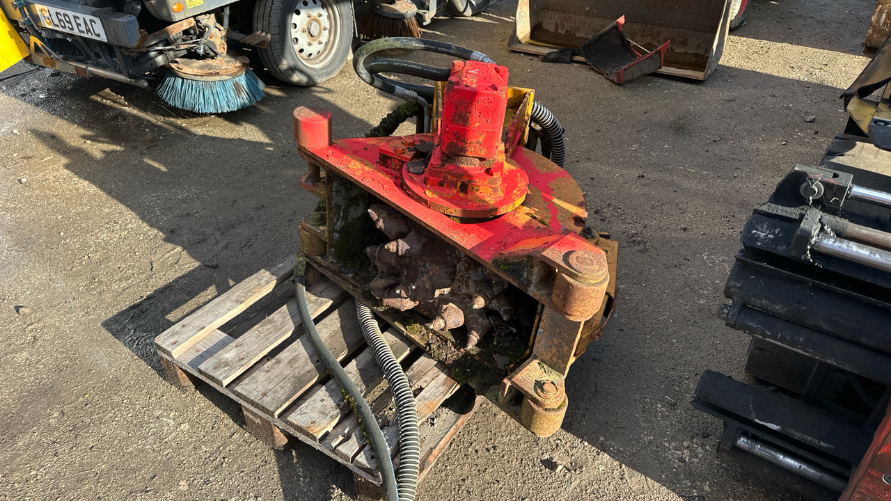 JCB PATCH PLANER 3CX - Baugeräte: das Bild 1 JCB PATCH PLANER 3CX - Baugeräte: das Bild 1