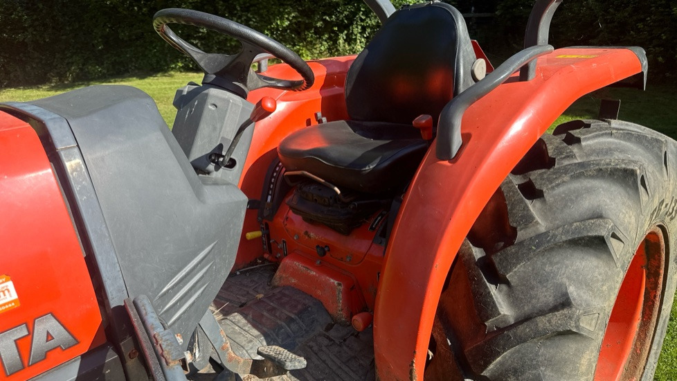Traktor KUBOTA L4240: das Bild 14