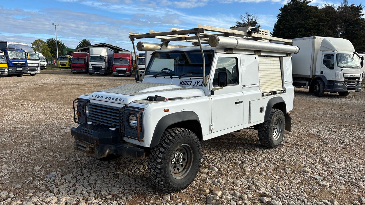 Land Rover Defender 110 2.2 TDCI Hard Top - PKW: das Bild 2 Land Rover Defender 110 2.2 TDCI Hard Top - PKW: das Bild 2