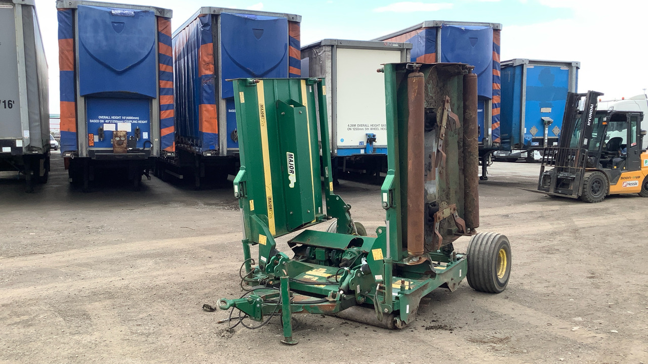 MAJOR 18000GR TRAILED FINISHING MOWER 13/438 - Baugeräte: das Bild 2 MAJOR 18000GR TRAILED FINISHING MOWER 13/438 - Baugeräte: das Bild 2