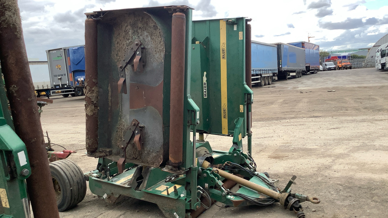 MAJOR 18000GR TRAILER FINISHING MOWER 13/439 - Baugeräte: das Bild 3 MAJOR 18000GR TRAILER FINISHING MOWER 13/439 - Baugeräte: das Bild 3