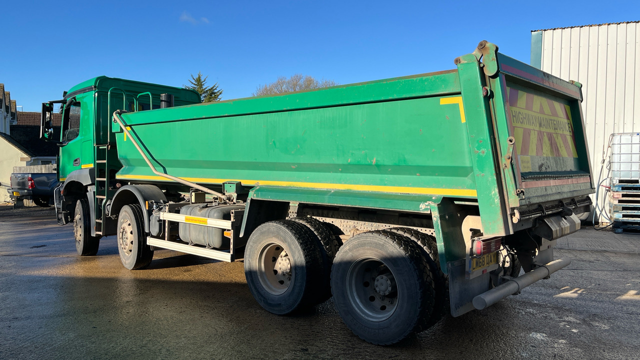 Mercedes-Benz Arocs 3240 - Kipper: das Bild 3 Mercedes-Benz Arocs 3240 - Kipper: das Bild 3