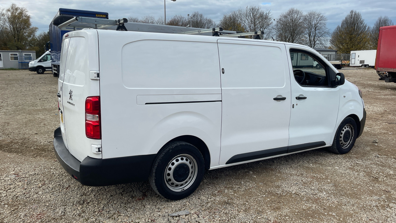 PEUGEOT EXPERT PROFESSIONAL 1200 1.5 BLUE HDI 100PS - Kleintransporter: das Bild 4 PEUGEOT EXPERT PROFESSIONAL 1200 1.5 BLUE HDI 100PS - Kleintransporter: das Bild 4