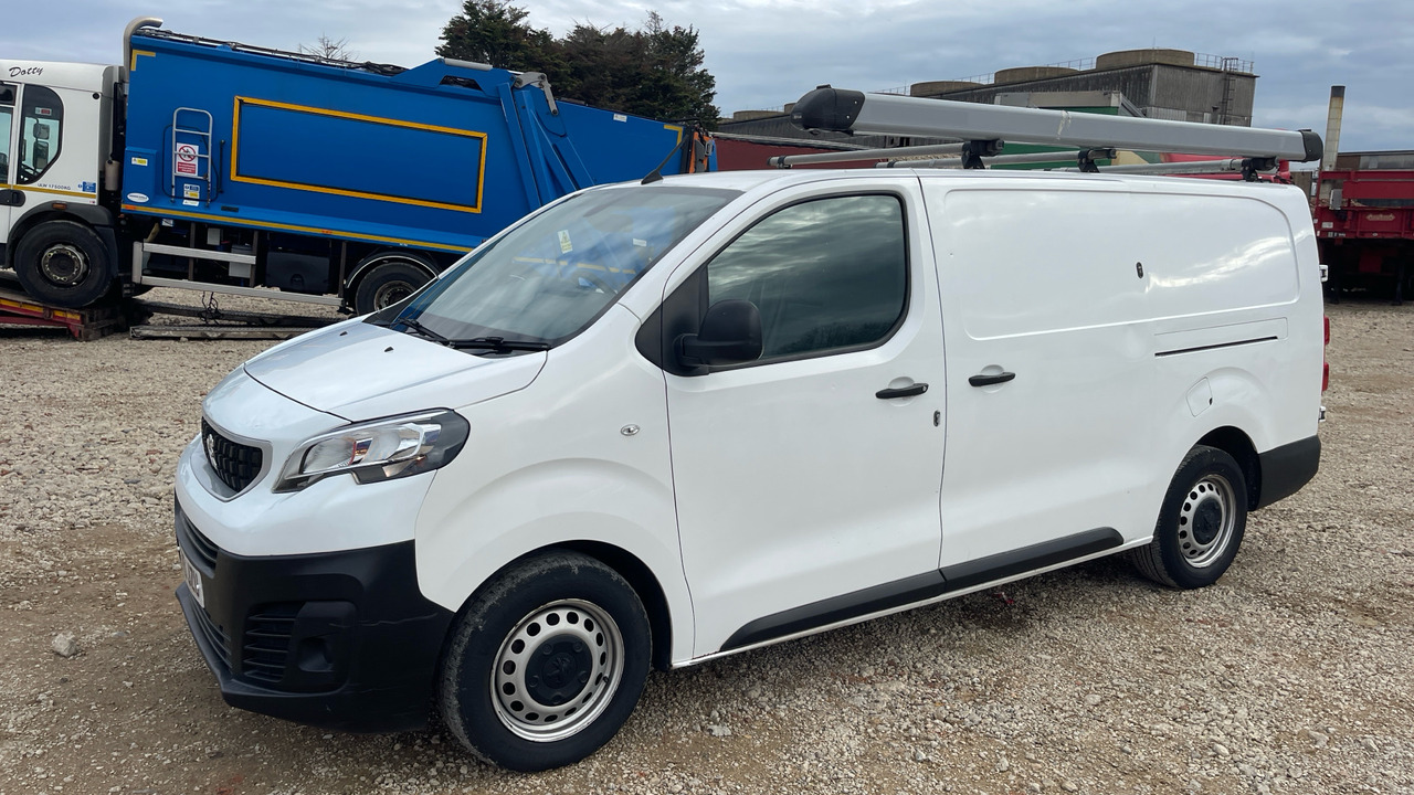 PEUGEOT EXPERT PROFESSIONAL 1200 1.5 BLUE HDI 100PS - Kleintransporter: das Bild 2 PEUGEOT EXPERT PROFESSIONAL 1200 1.5 BLUE HDI 100PS - Kleintransporter: das Bild 2