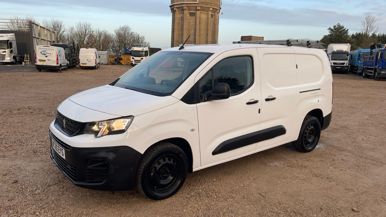 PEUGEOT PARTNER 850 1.5 BlueHDi 100ps Professional - Kleintransporter: das Bild 2 PEUGEOT PARTNER 850 1.5 BlueHDi 100ps Professional - Kleintransporter: das Bild 2