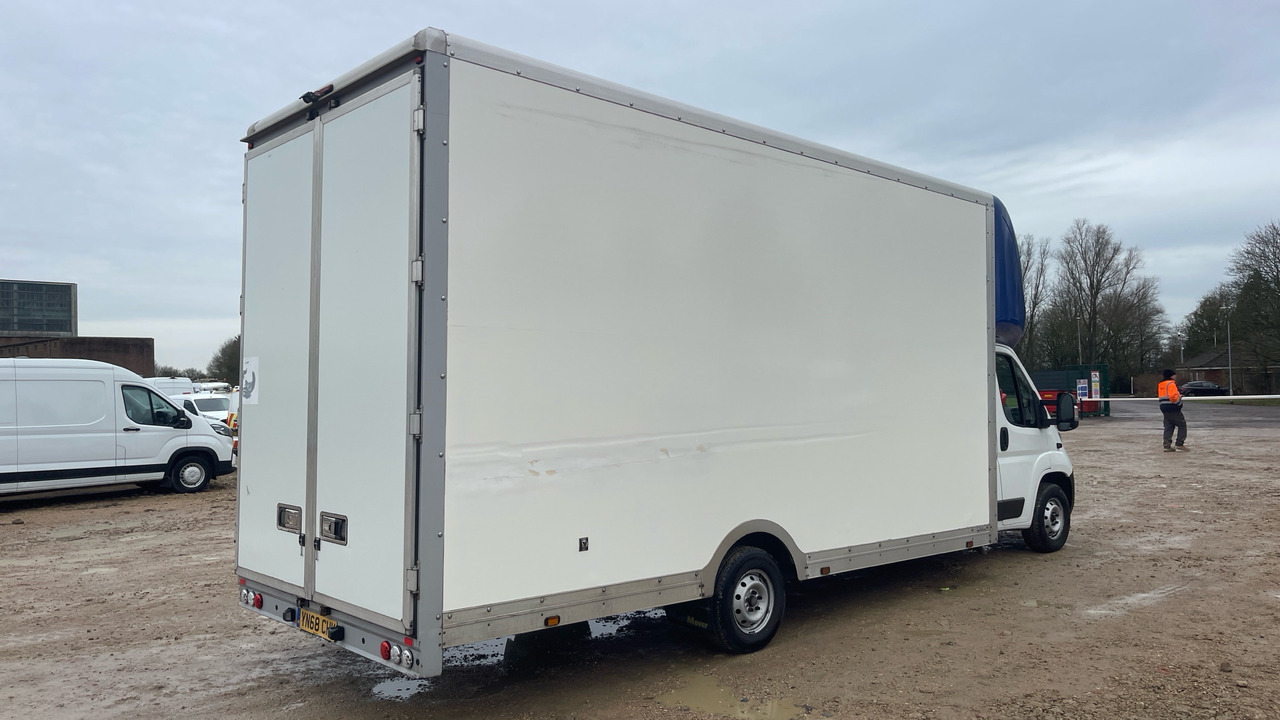 Peugeot Boxer 335 2.0 BLUE HDI 130PS - Koffer Transporter: das Bild 4 Peugeot Boxer 335 2.0 BLUE HDI 130PS - Koffer Transporter: das Bild 4