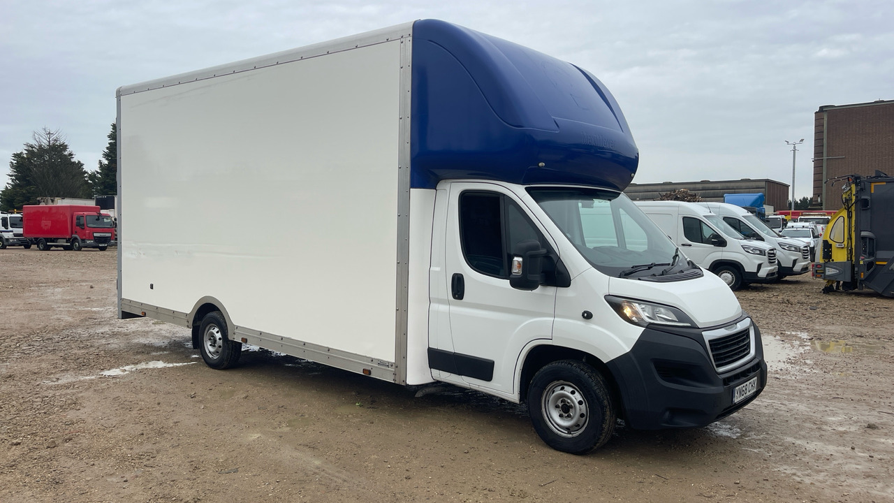 Peugeot Boxer 335 2.0 BLUE HDI 130PS - Koffer Transporter: das Bild 1 Peugeot Boxer 335 2.0 BLUE HDI 130PS - Koffer Transporter: das Bild 1