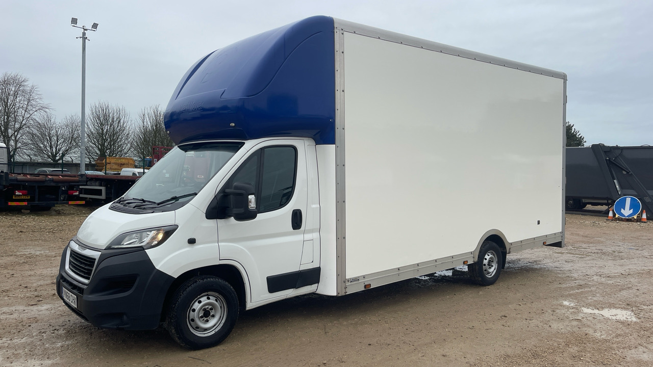 Peugeot Boxer 335 2.0 BLUE HDI 130PS - Koffer Transporter: das Bild 2 Peugeot Boxer 335 2.0 BLUE HDI 130PS - Koffer Transporter: das Bild 2