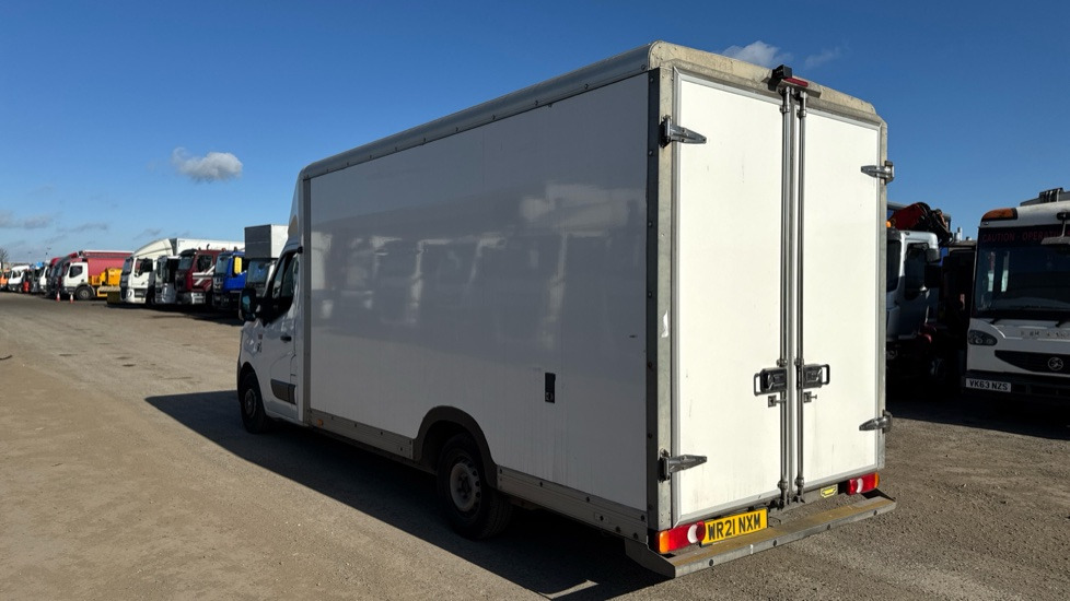 RENAULT MASTER 35 2.3 - Koffer Transporter: das Bild 3 RENAULT MASTER 35 2.3 - Koffer Transporter: das Bild 3