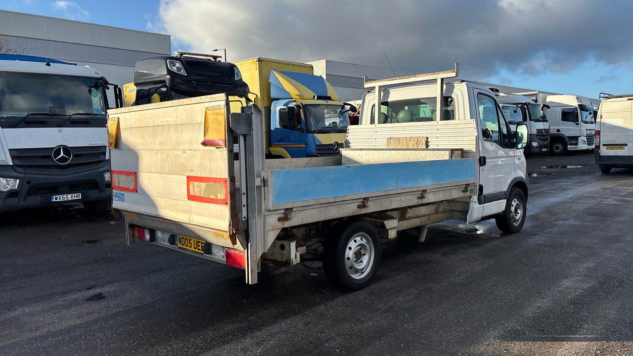 RENAULT MASTER CCPML35 DCI100 MWB - Pritsche LKW: das Bild 4 RENAULT MASTER CCPML35 DCI100 MWB - Pritsche LKW: das Bild 4