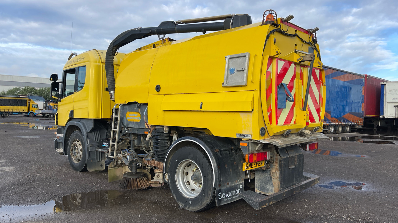 SCANIA p 230 - Kehrmaschine: das Bild 3 SCANIA p 230 - Kehrmaschine: das Bild 3