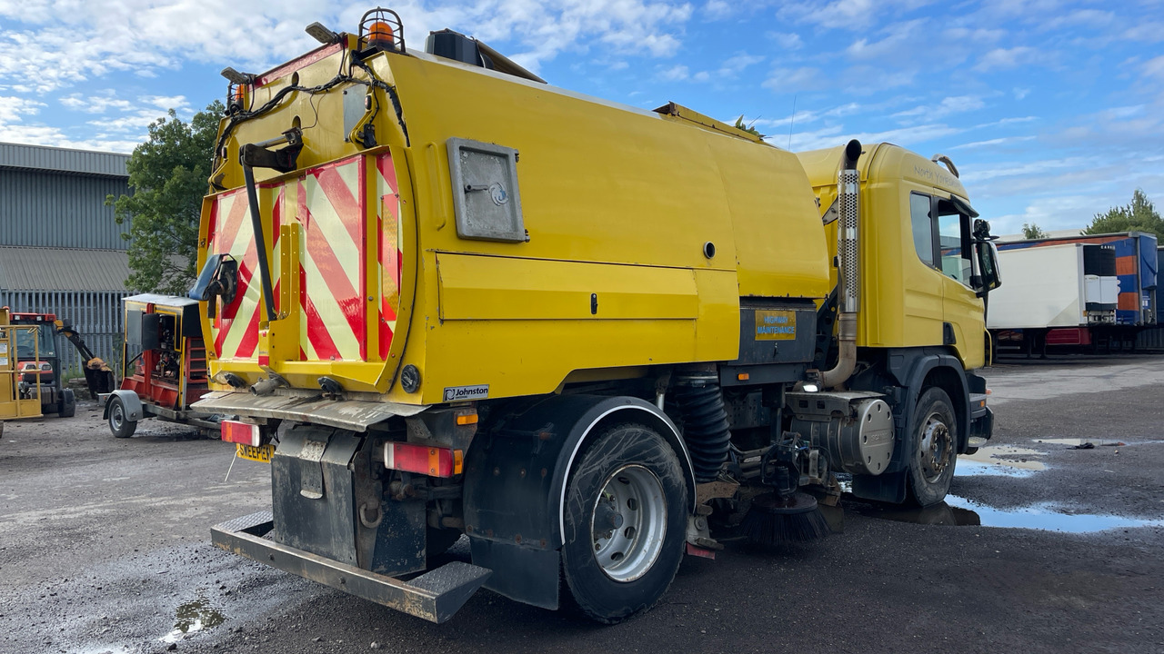 SCANIA p 230 - Kehrmaschine: das Bild 4 SCANIA p 230 - Kehrmaschine: das Bild 4