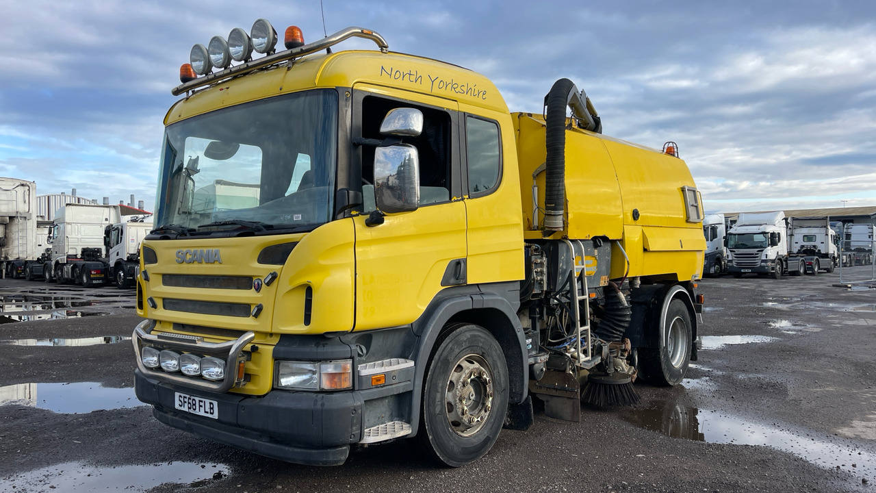 SCANIA p 230 - Kehrmaschine: das Bild 2 SCANIA p 230 - Kehrmaschine: das Bild 2