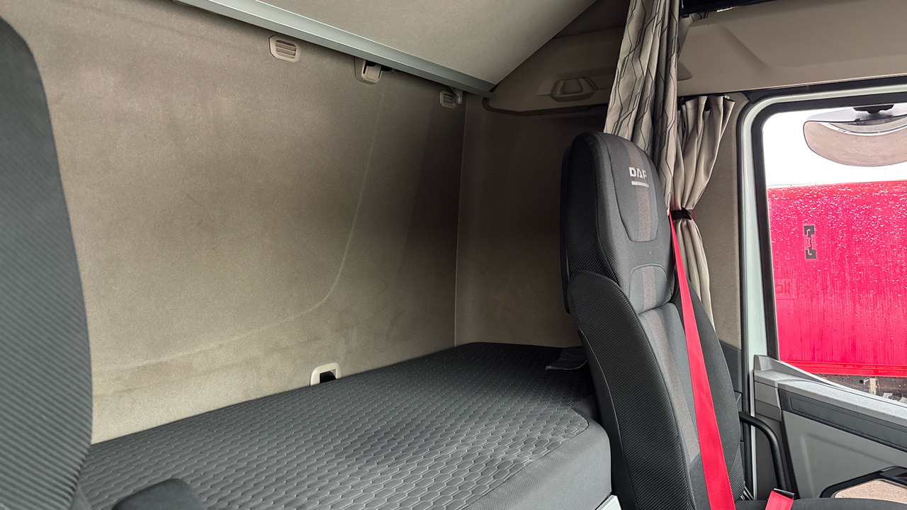 Sattelzugmaschine DAF XF  530: das Bild 13