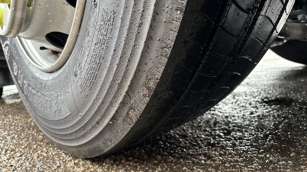 Sattelzugmaschine DAF XF  530: das Bild 29