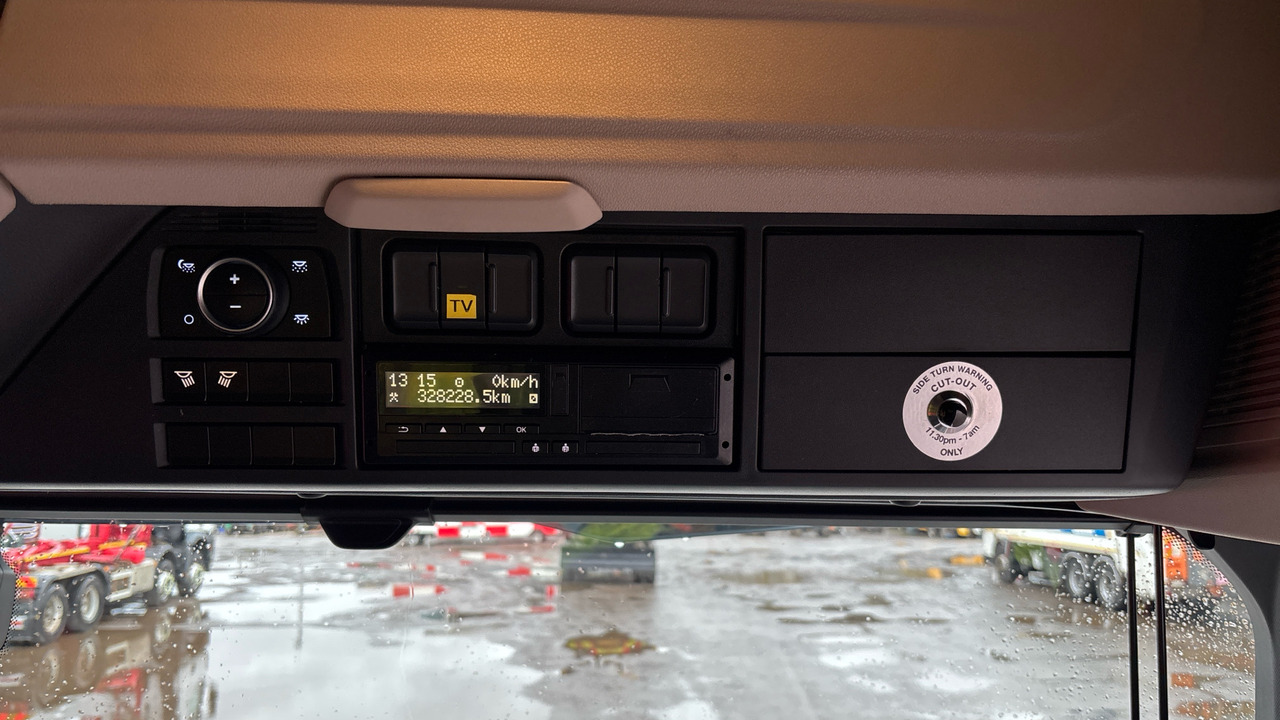 Sattelzugmaschine DAF XF  530: das Bild 23