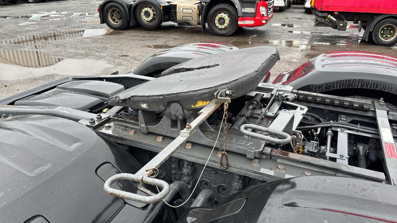Sattelzugmaschine DAF XF  530: das Bild 24