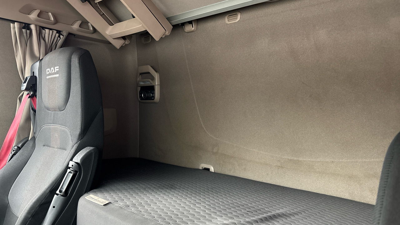 Sattelzugmaschine DAF XF  530: das Bild 10