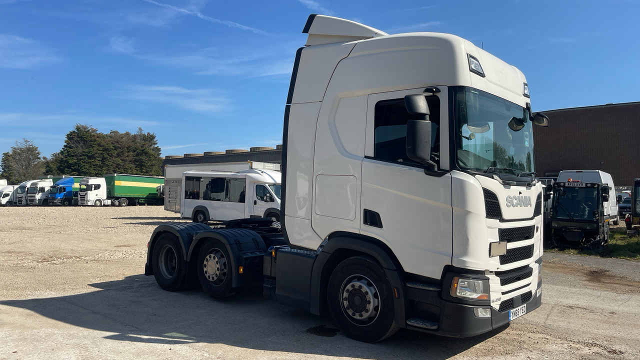 SCANIA R 450 - Sattelzugmaschine: das Bild 1 SCANIA R 450 - Sattelzugmaschine: das Bild 1