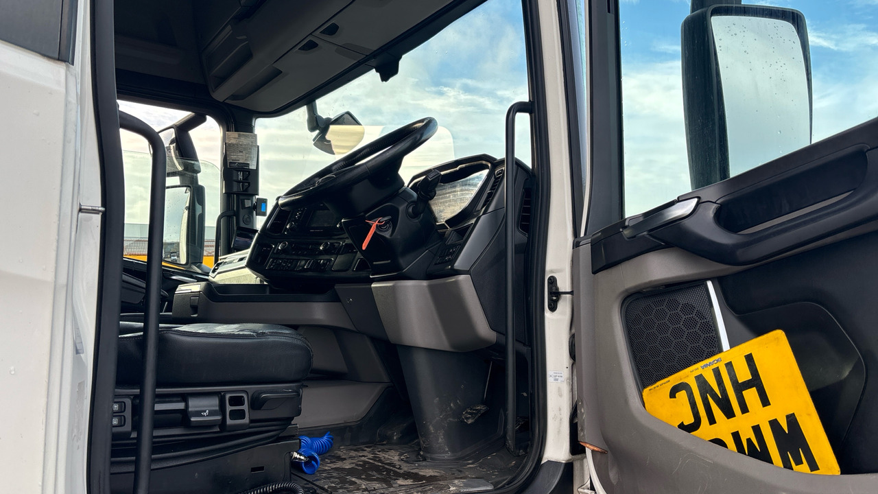 SCANIA R 450 - Sattelzugmaschine: das Bild 5 SCANIA R 450 - Sattelzugmaschine: das Bild 5
