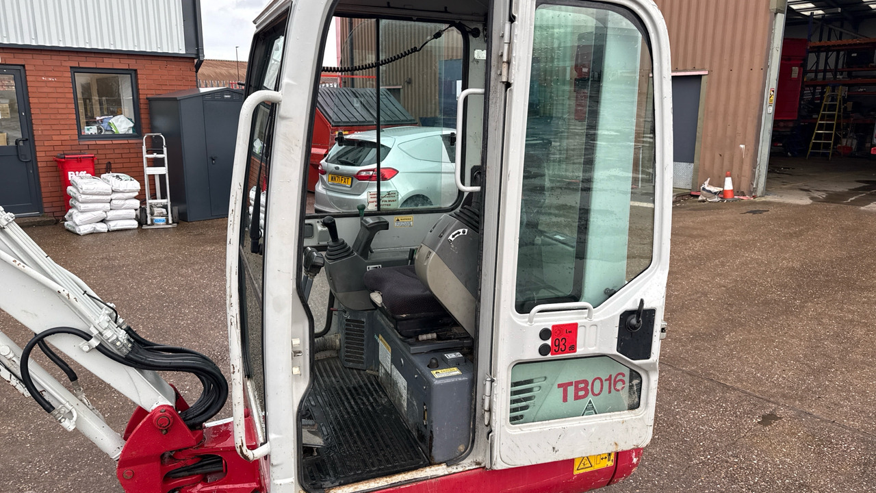 TAKEUCHI TB016 - Minibagger: das Bild 5 TAKEUCHI TB016 - Minibagger: das Bild 5