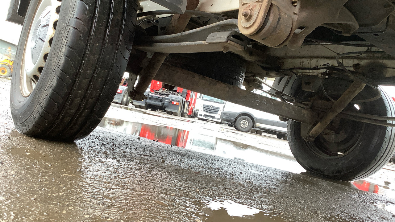 Pritsche Transporter VOLKSWAGEN CRAFTER CR35 2.0 TDI 140PS STARTLINE: das Bild 13