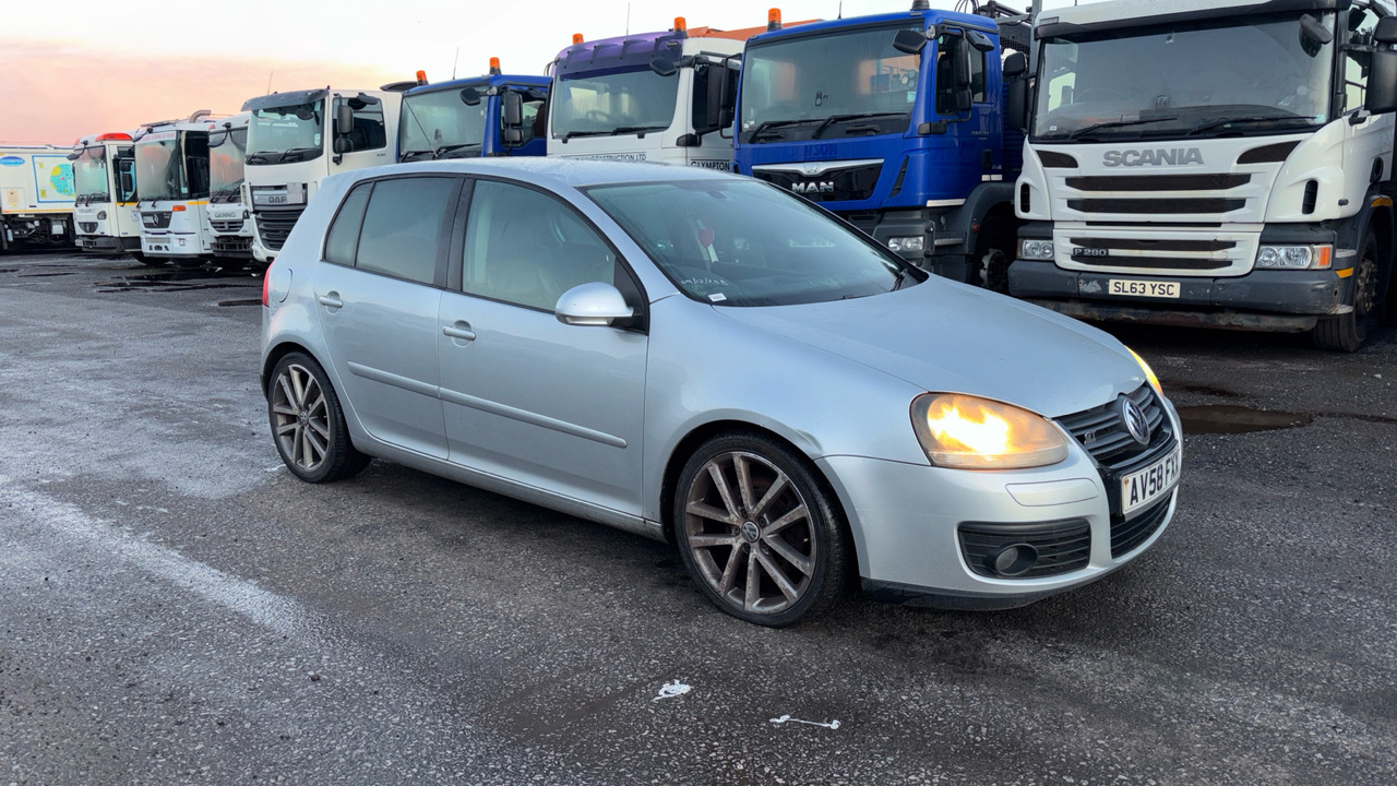 VOLKSWAGEN GOLF 2.0 GT Sport TDI 170 DPF - Schrägheck: das Bild 1 VOLKSWAGEN GOLF 2.0 GT Sport TDI 170 DPF - Schrägheck: das Bild 1