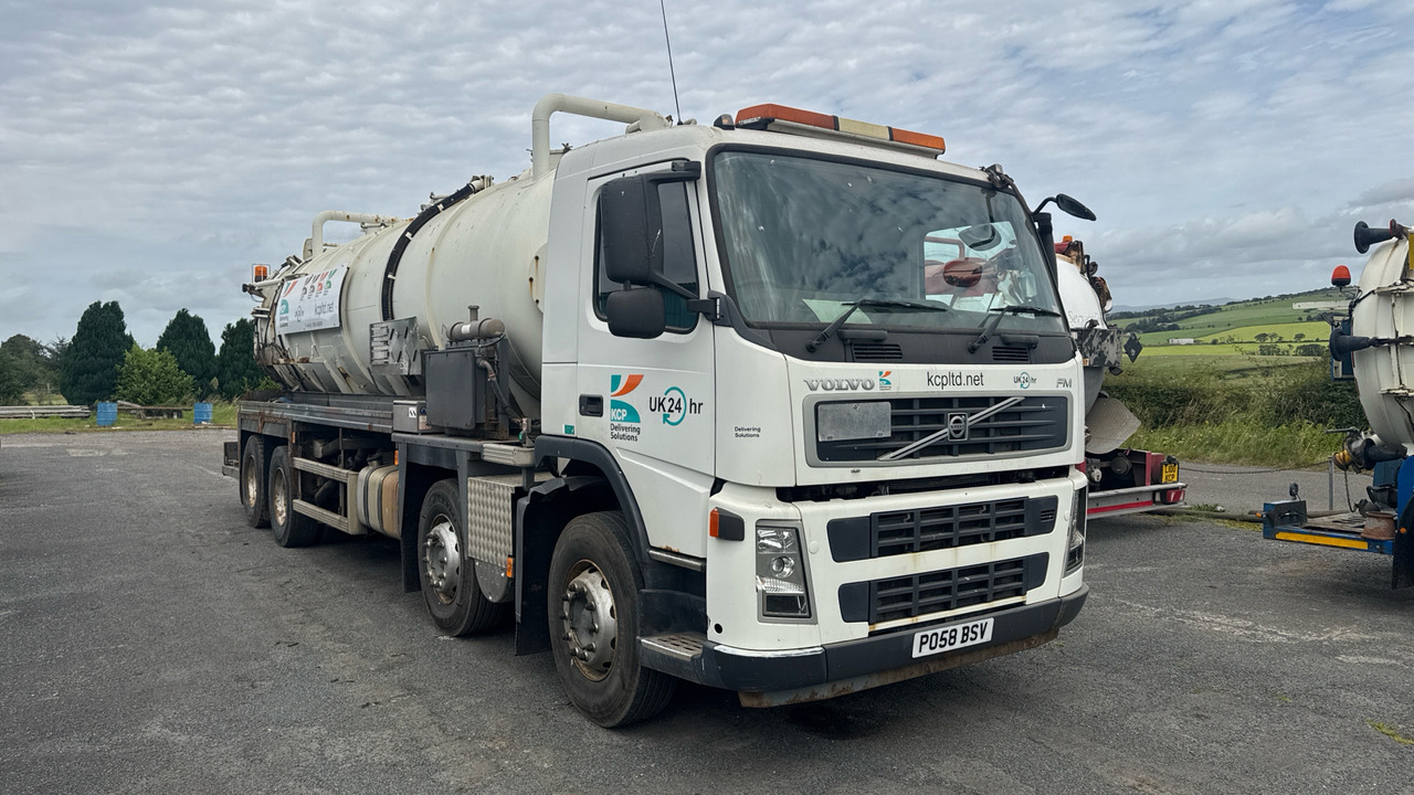 VOLVO FM 340 - Saug-/ Spülfahrzeug: das Bild 1 VOLVO FM 340 - Saug-/ Spülfahrzeug: das Bild 1