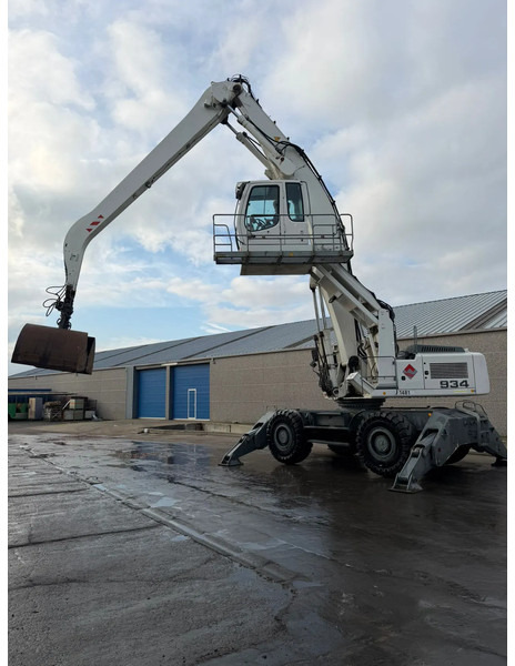 Liebherr A934 C-HD - Umschlagbagger: das Bild 2 Liebherr A934 C-HD - Umschlagbagger: das Bild 2
