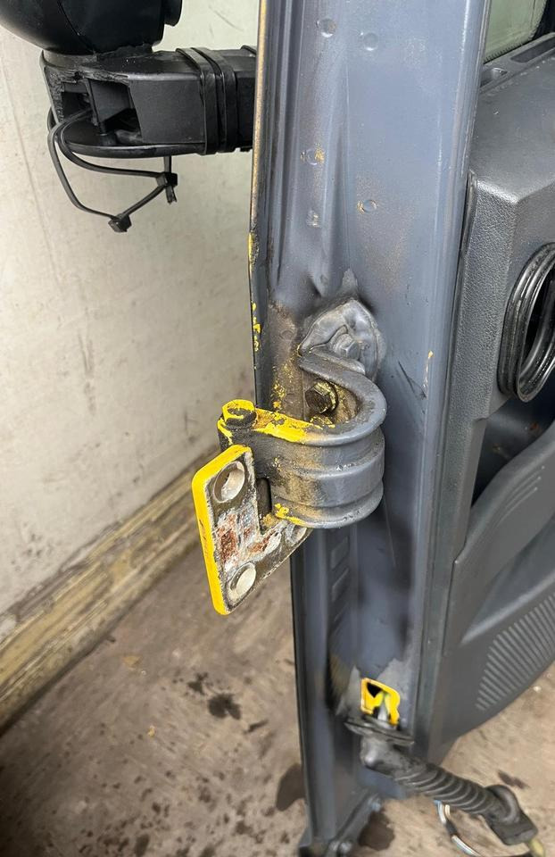 IVECO Stralis 450 Beifahrertür Tür rechts, Spiegel & Verkleidung - Tür und Teile für LKW: das Bild 4 IVECO Stralis 450 Beifahrertür Tür rechts, Spiegel & Verkleidung - Tür und Teile für LKW: das Bild 4