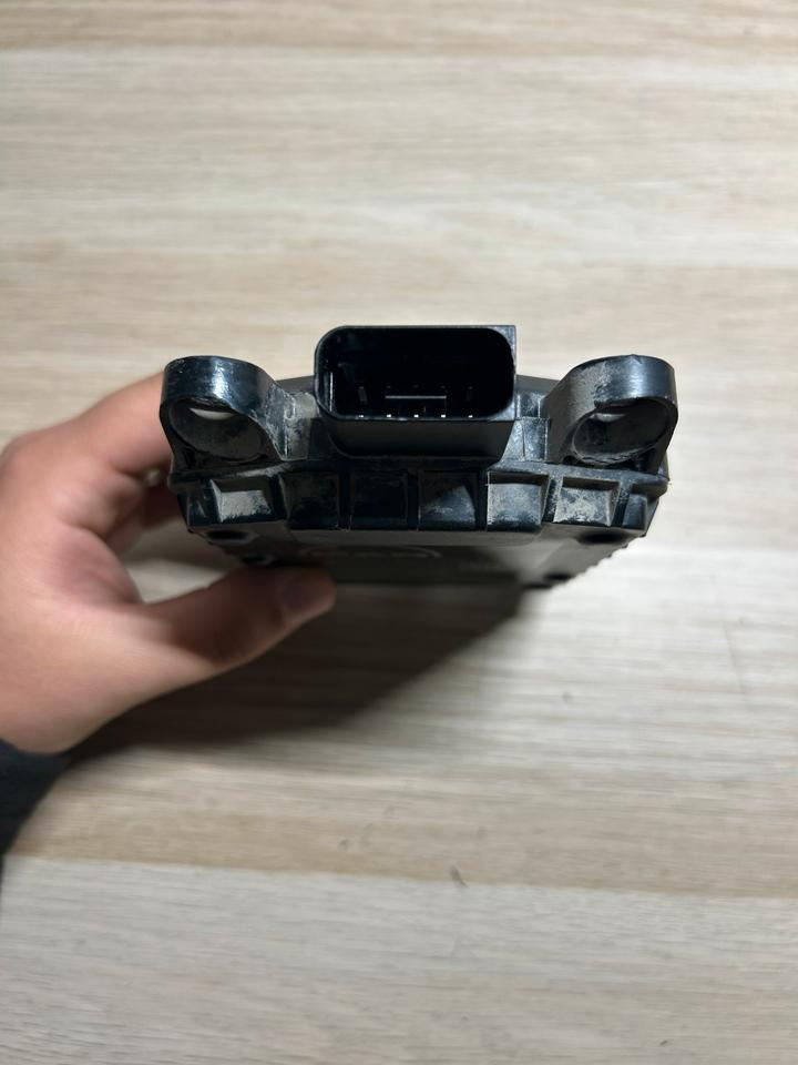 MAN EU6 Radarsensor / Distance Radarsensor 81.27610-0037 - Sensor für LKW: das Bild 4 MAN EU6 Radarsensor / Distance Radarsensor 81.27610-0037 - Sensor für LKW: das Bild 4