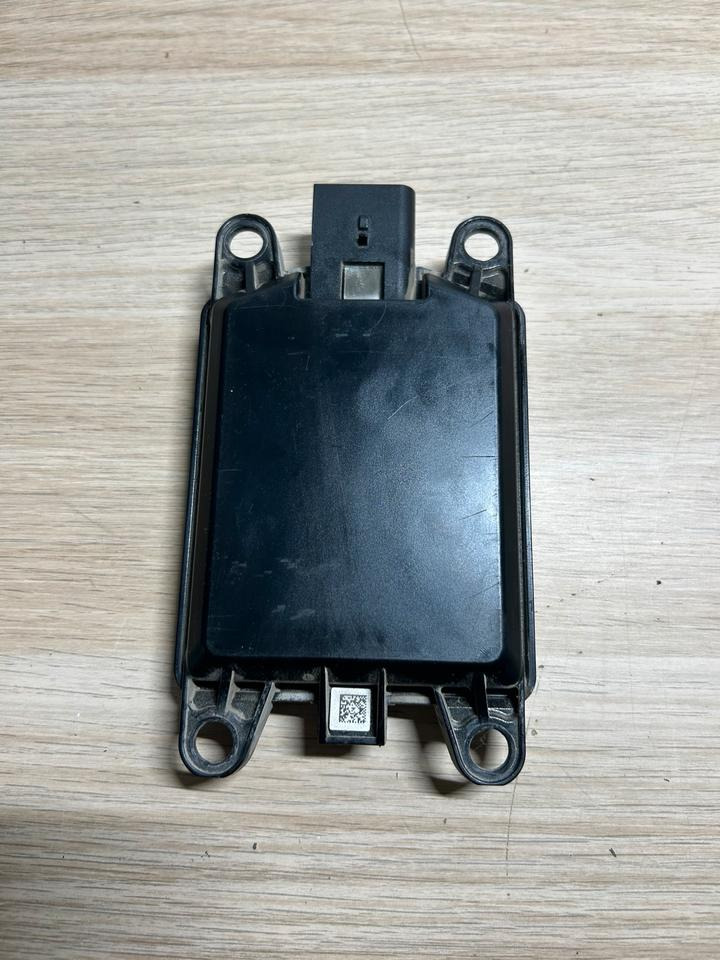 MAN EU6 Radarsensor / Distance Radarsensor 81.27610-0037 - Sensor für LKW: das Bild 3 MAN EU6 Radarsensor / Distance Radarsensor 81.27610-0037 - Sensor für LKW: das Bild 3