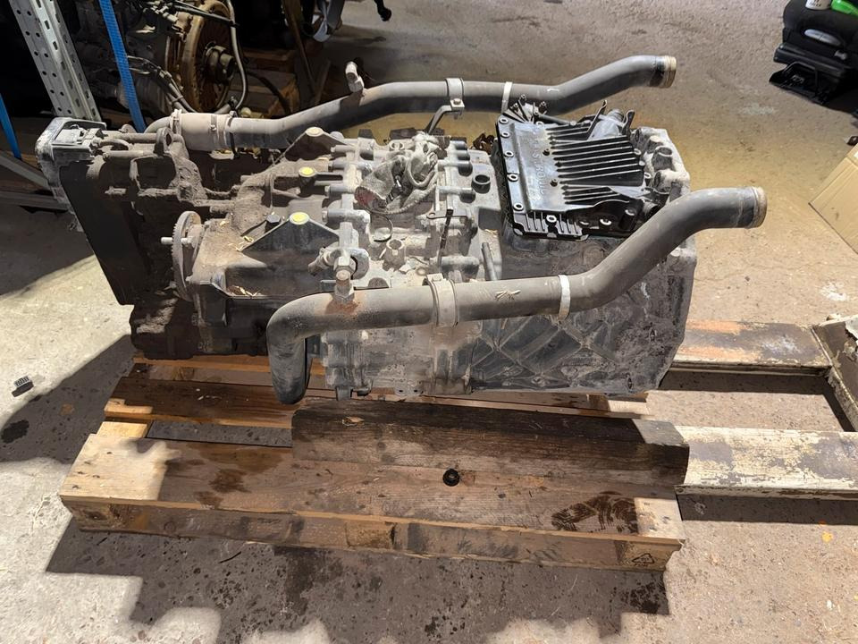 MAN Getriebe ZF ASTRONIC 12 AS 2131 TD + INTARDER 3 - Getriebe für LKW: das Bild 2 MAN Getriebe ZF ASTRONIC 12 AS 2131 TD + INTARDER 3 - Getriebe für LKW: das Bild 2