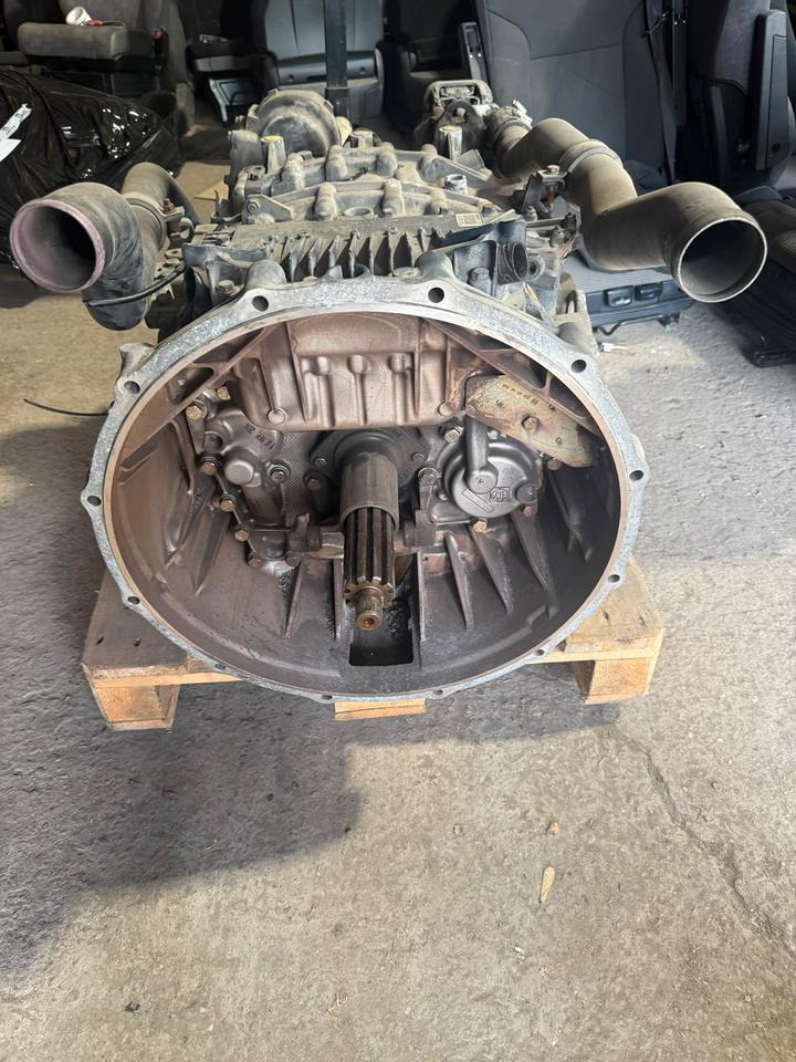MAN Getriebe ZF ASTRONIC 12 AS 2131 TD + INTARDER 3 Nebenantrieb - Getriebe für LKW: das Bild 1 MAN Getriebe ZF ASTRONIC 12 AS 2131 TD + INTARDER 3 Nebenantrieb - Getriebe für LKW: das Bild 1