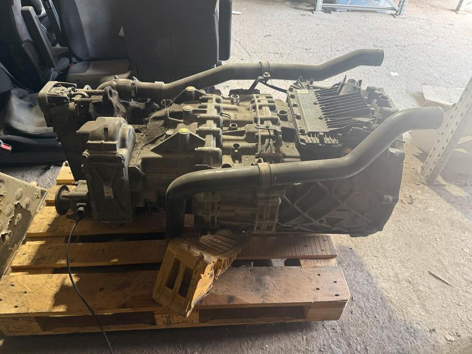 MAN Getriebe ZF ASTRONIC 12 AS 2131 TD + INTARDER 3 Nebenantrieb - Getriebe für LKW: das Bild 4 MAN Getriebe ZF ASTRONIC 12 AS 2131 TD + INTARDER 3 Nebenantrieb - Getriebe für LKW: das Bild 4