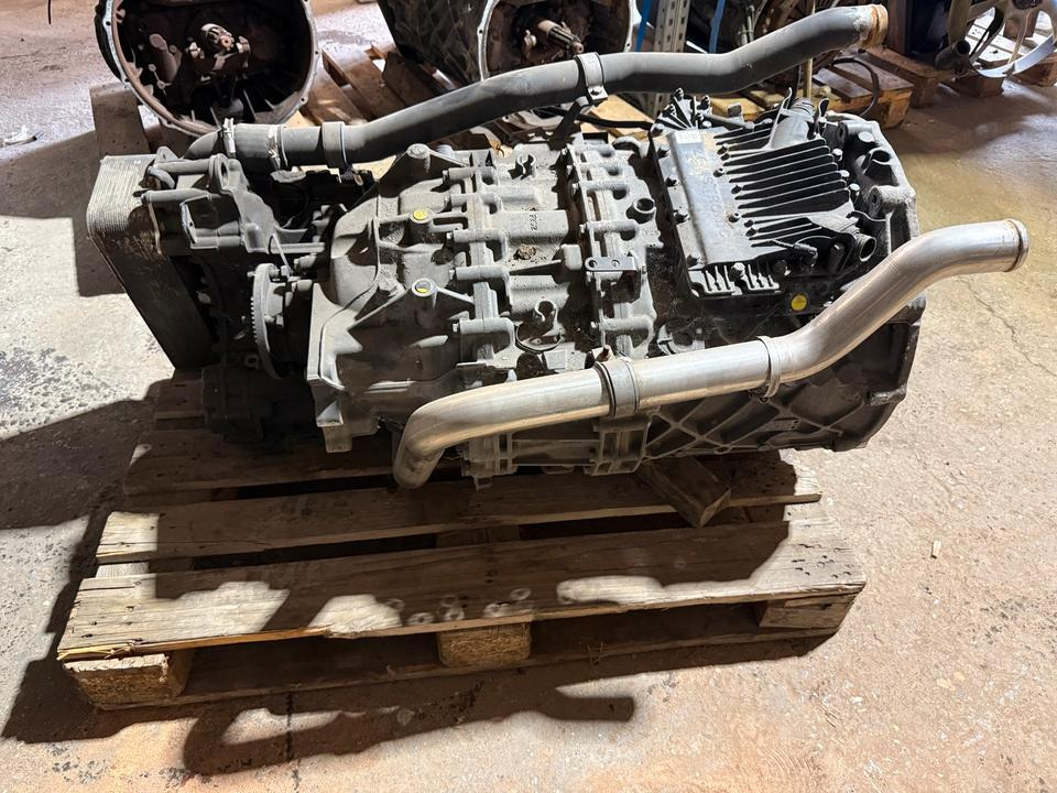 MAN Getriebe ZF ASTRONIC 12 AS 2331 TD Intarder3 ohneSteuergerät - Getriebe für LKW: das Bild 3 MAN Getriebe ZF ASTRONIC 12 AS 2331 TD Intarder3 ohneSteuergerät - Getriebe für LKW: das Bild 3
