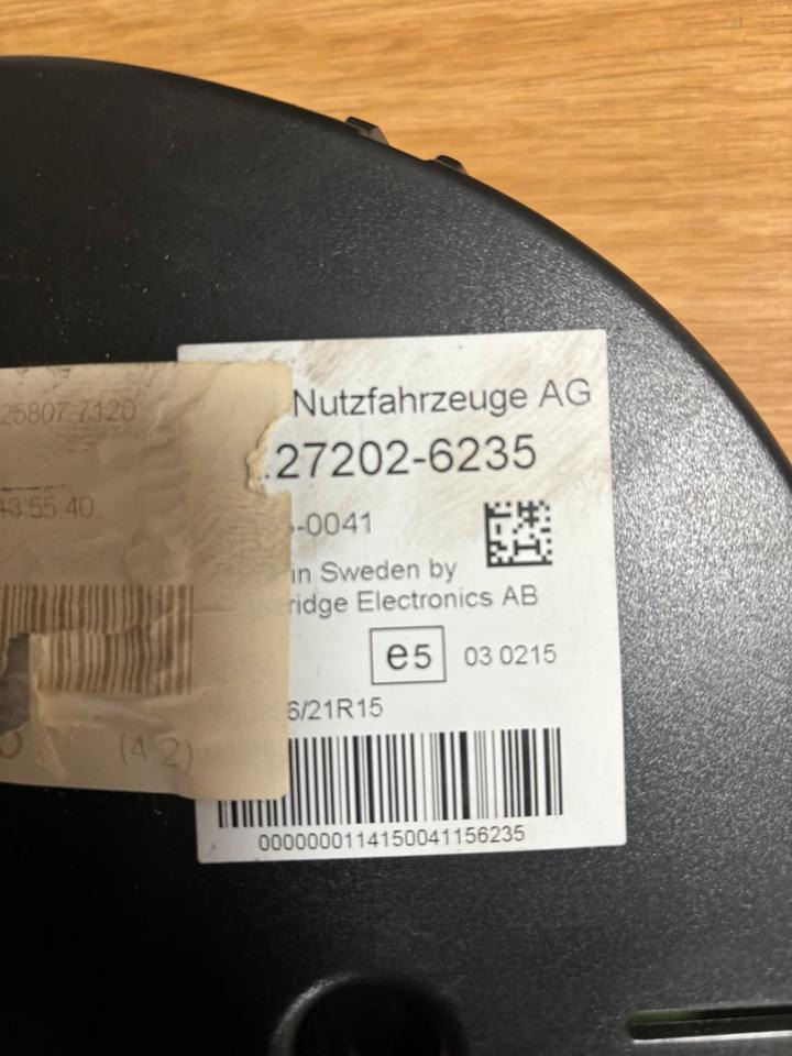 MAN Kombiinstrument / Tacho 81.27202-6235 - Tachograph für LKW: das Bild 3 MAN Kombiinstrument / Tacho 81.27202-6235 - Tachograph für LKW: das Bild 3