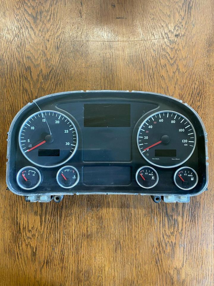 MAN Kombiinstrument Tacho 81272026220 - Tachograph für LKW: das Bild 1 MAN Kombiinstrument Tacho 81272026220 - Tachograph für LKW: das Bild 1