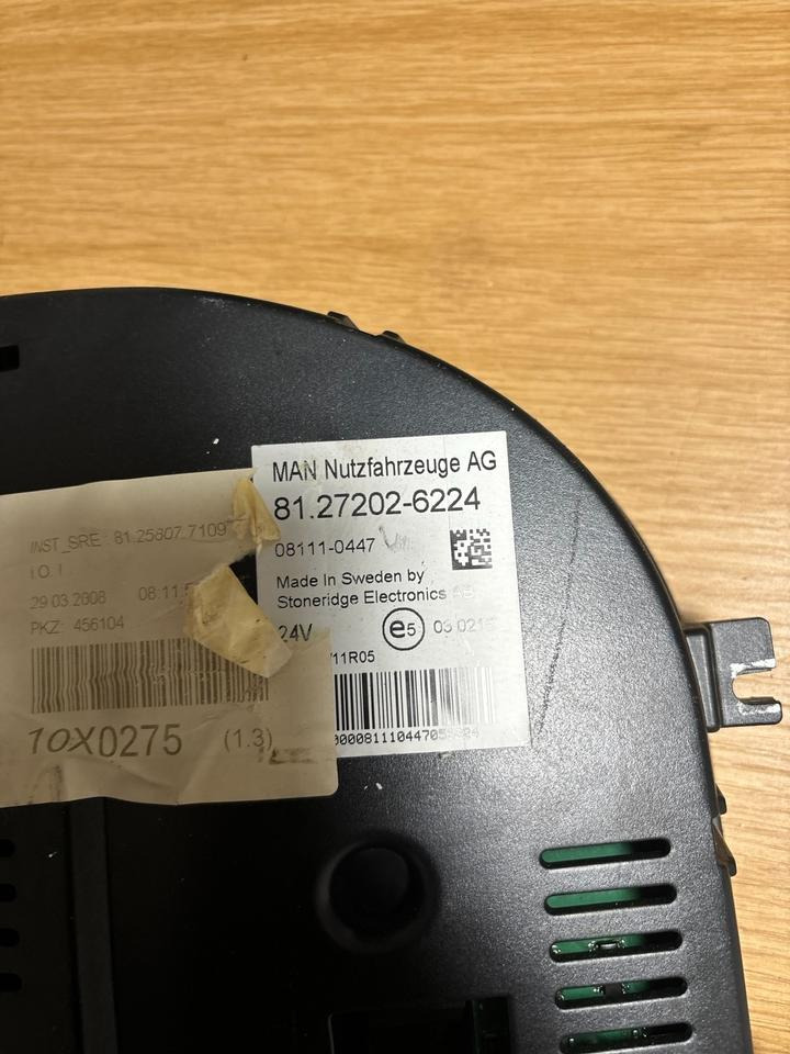 MAN Kombiinstrument / Tacho 81272026224 - Tachograph für LKW: das Bild 3 MAN Kombiinstrument / Tacho 81272026224 - Tachograph für LKW: das Bild 3