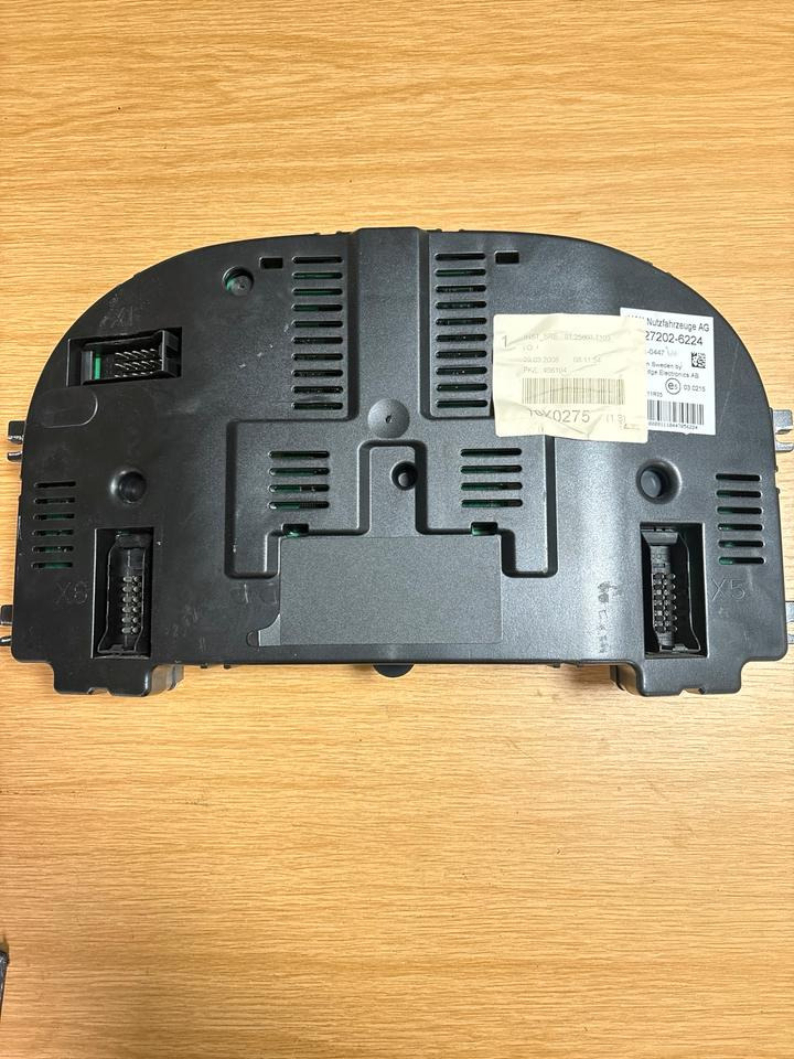 MAN Kombiinstrument / Tacho 81272026224 - Tachograph für LKW: das Bild 2 MAN Kombiinstrument / Tacho 81272026224 - Tachograph für LKW: das Bild 2