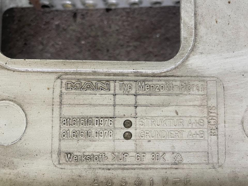 MAN TGX Einstieg Unten Rechts 81615100976 - Trittbrett für LKW: das Bild 3 MAN TGX Einstieg Unten Rechts 81615100976 - Trittbrett für LKW: das Bild 3