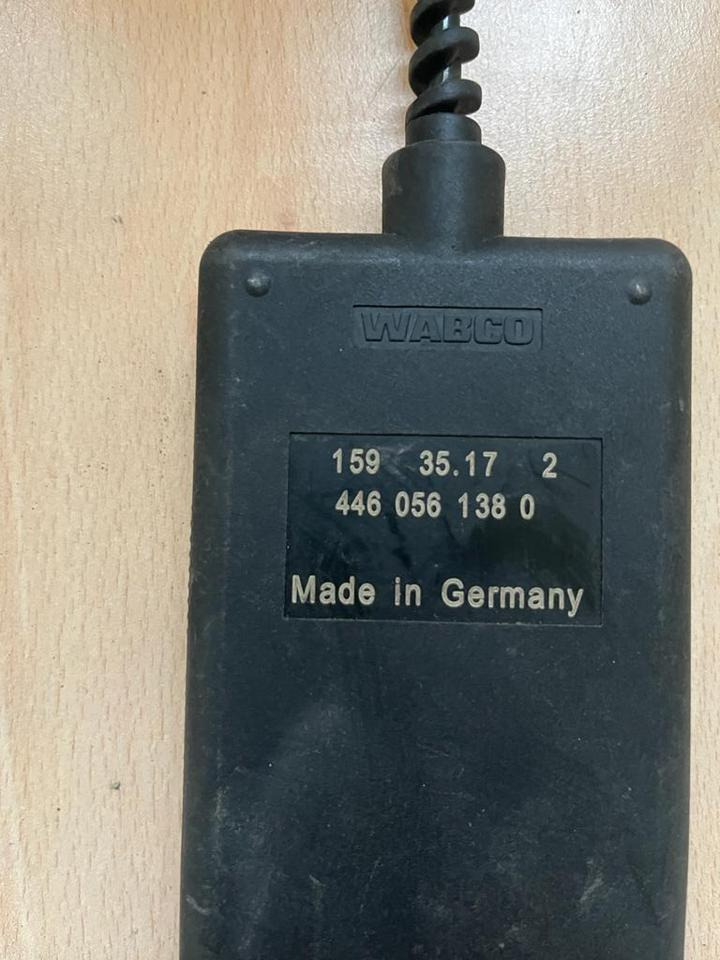 MAN WABCO Bediengerät Fernbedienung Luftfederung 4460561380 - Luftfederung für LKW: das Bild 2 MAN WABCO Bediengerät Fernbedienung Luftfederung 4460561380 - Luftfederung für LKW: das Bild 2