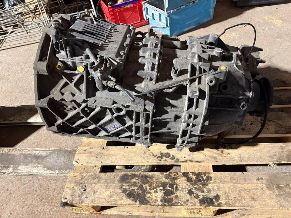 MAN ZF ASTRONIC 12 AS 2130 TD Getriebe + Nebenantrieb - Getriebe für LKW: das Bild 5 MAN ZF ASTRONIC 12 AS 2130 TD Getriebe + Nebenantrieb - Getriebe für LKW: das Bild 5