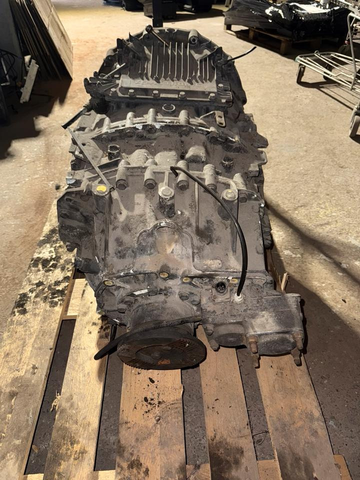 MAN ZF ASTRONIC 12 AS 2130 TD Getriebe + Nebenantrieb - Getriebe für LKW: das Bild 4 MAN ZF ASTRONIC 12 AS 2130 TD Getriebe + Nebenantrieb - Getriebe für LKW: das Bild 4