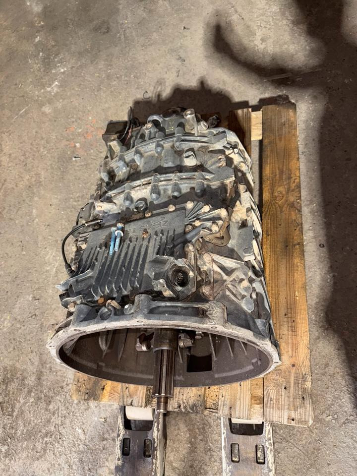 MAN ZF ASTRONIC Getriebe 12 AS 2301 + Nebenantrieb - Getriebe für LKW: das Bild 4 MAN ZF ASTRONIC Getriebe 12 AS 2301 + Nebenantrieb - Getriebe für LKW: das Bild 4