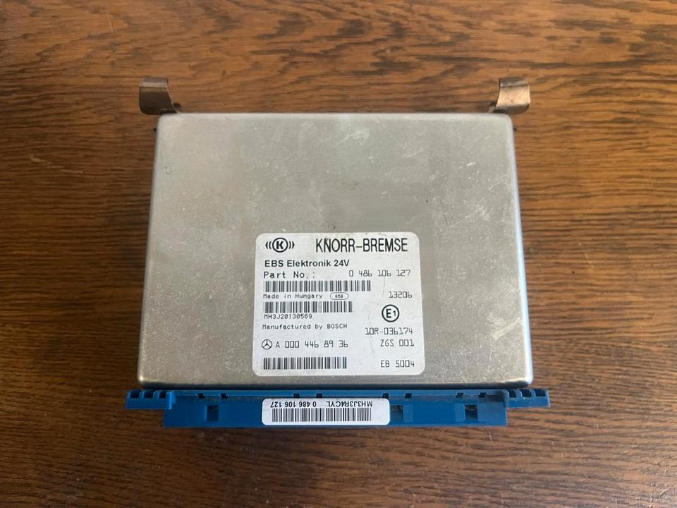 Mercedes Actros MP4 KNORR-BREMSE EBS Steuergerät A0004468936 - Steuergerät für LKW: das Bild 2 Mercedes Actros MP4 KNORR-BREMSE EBS Steuergerät A0004468936 - Steuergerät für LKW: das Bild 2